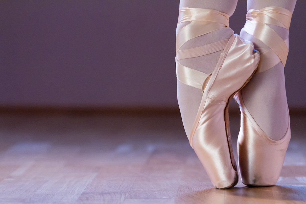 how to break in pointe shoes